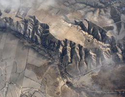 כדור הארץ כאמנות מופשטת: צילומי לוויין מהפנטים